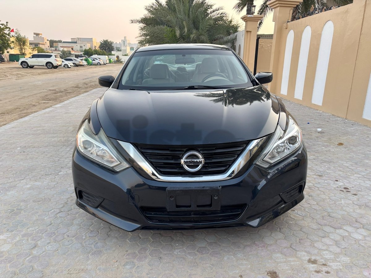 Nissan Altima 2016 model Non Accident Clean title