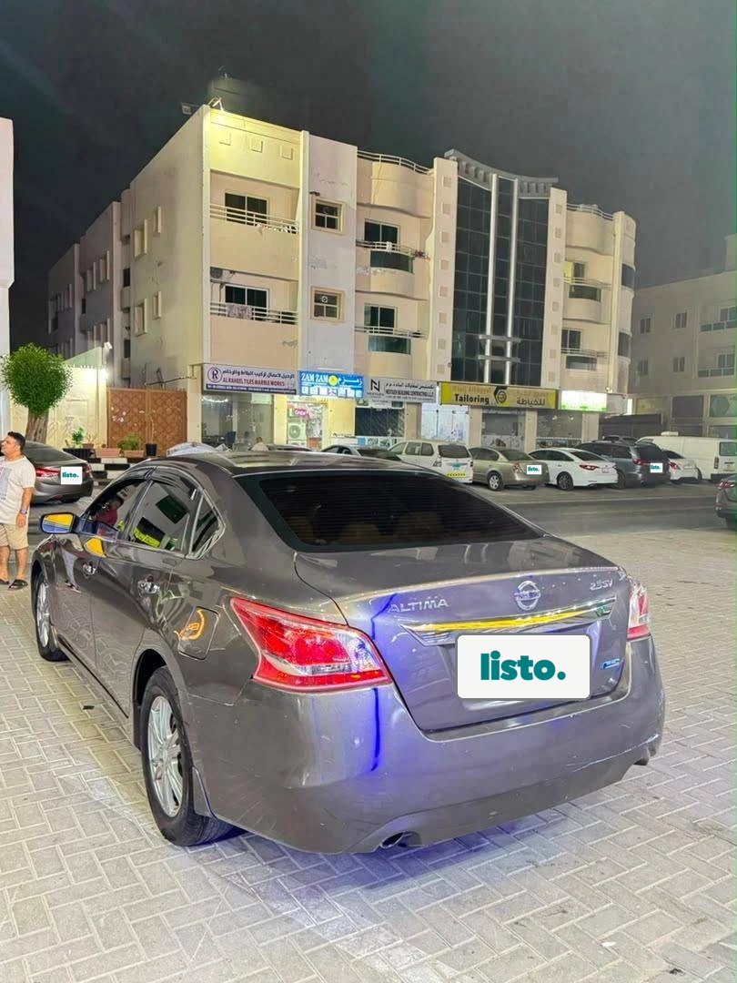 Nissan Altima 2.5SV for sale - Reliable and comfortable sedan