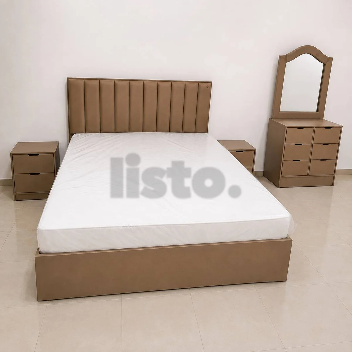 Complete Bedroom Set - Bed, Nightstands, Dresser & Mirror | New Condition