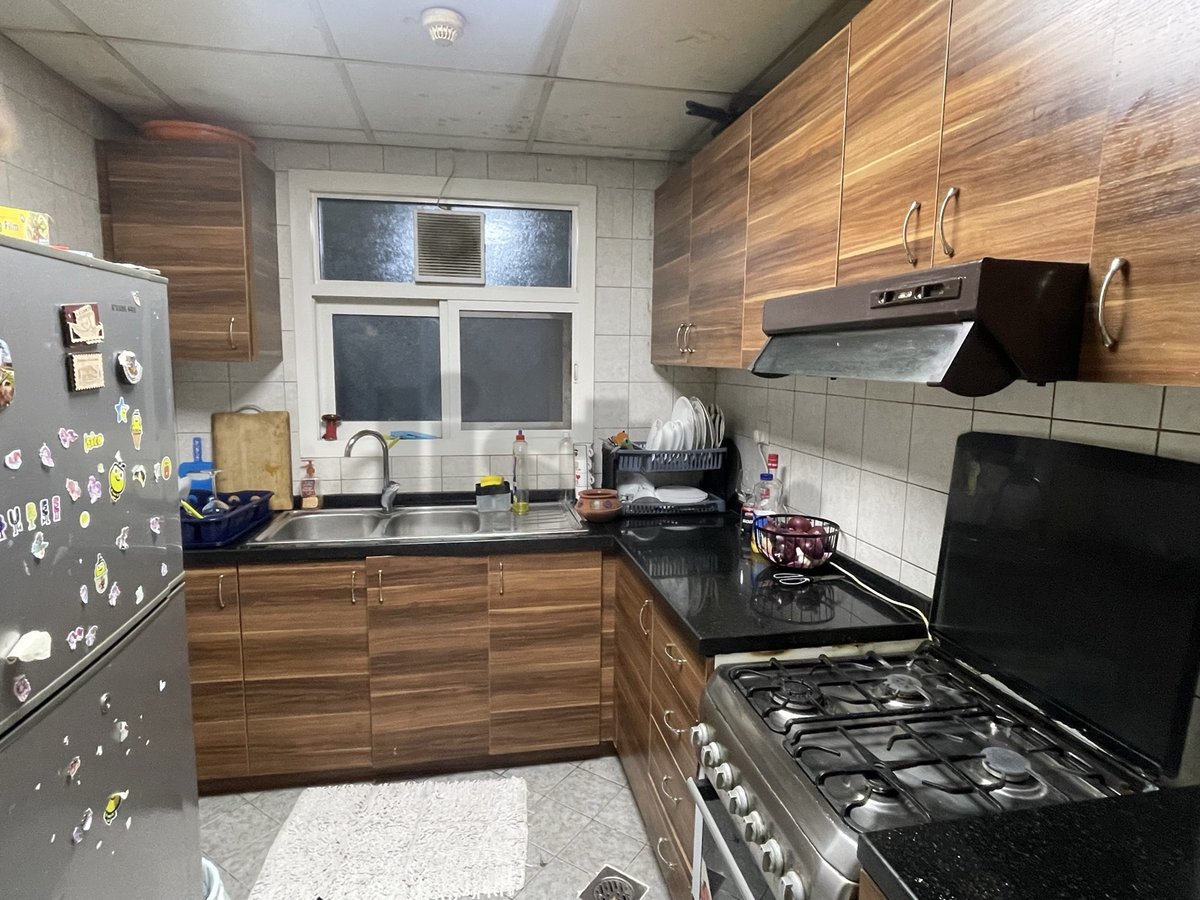 Room for rent in al tawoon, sharjah for Executive bachelors or couple