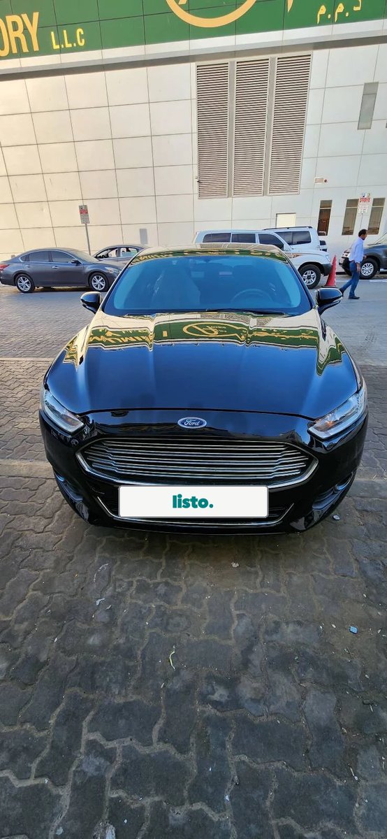 Ford Fusion Sedan - Excellent Condition & Smooth Drive