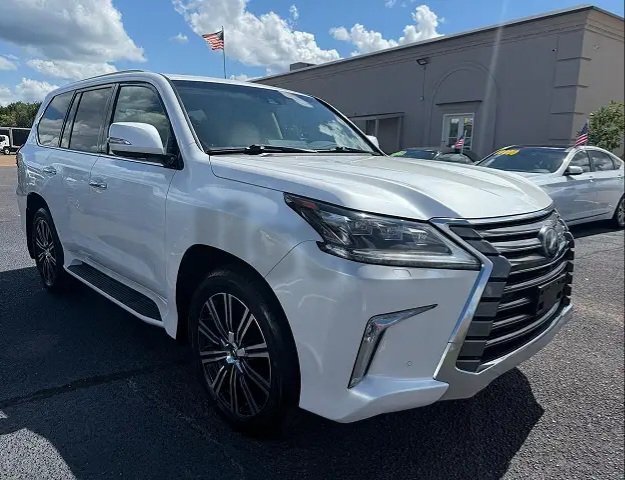 Immaculate White Lexus LX 570 Luxury SUV for Sale - Pristine Condition
