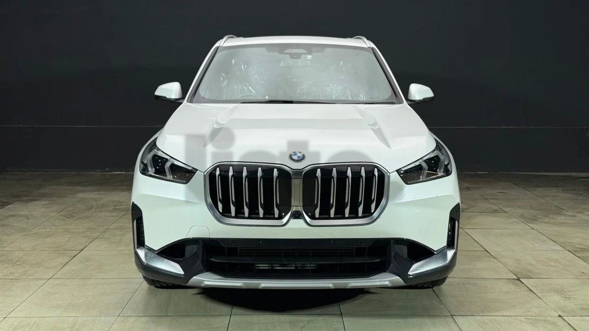 دفع أيمن 2023 BMW X1 xDrive20i أبيض SUV | بحالة ممتازة