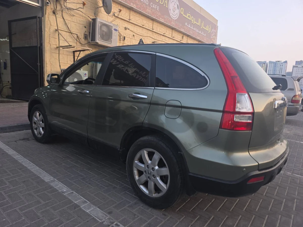 Honda CR-V SUV for sale - well-maintained and reliable