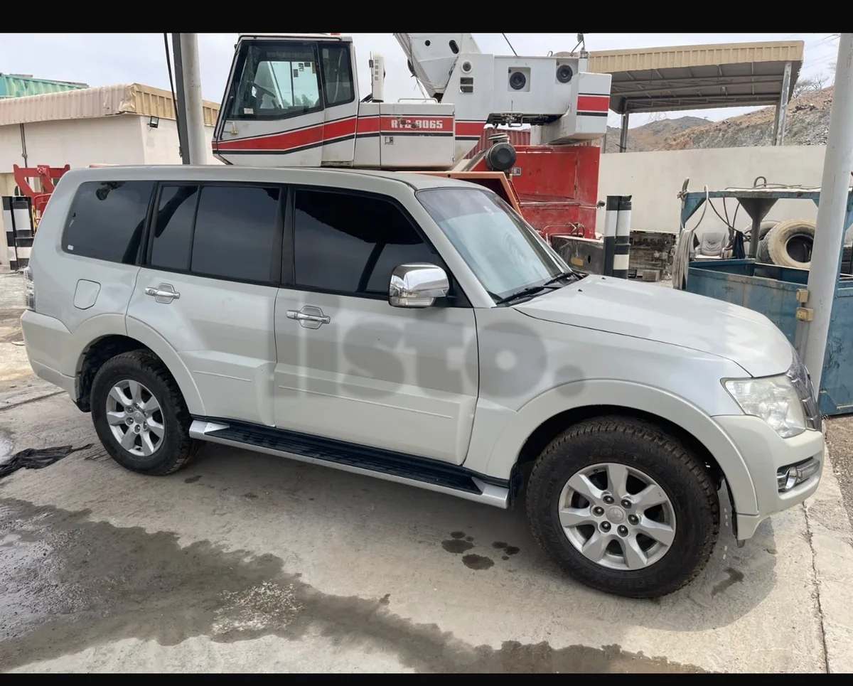 Mitsubishi Pajero SUV for Sale | Excellent Condition & Performance