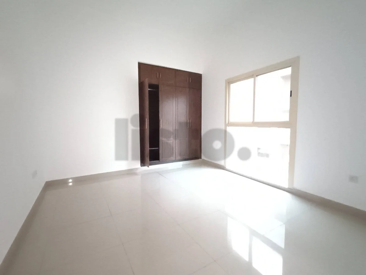 Spacious 2bhk for Rent with Built-in Wardrobes & Bright Window