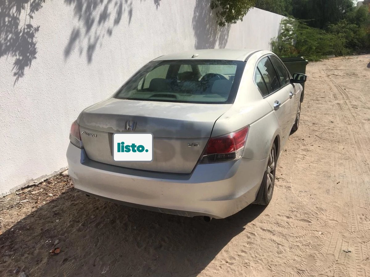Used Honda Accord Sedan for sale in Dubai - Reliable and in good condition
