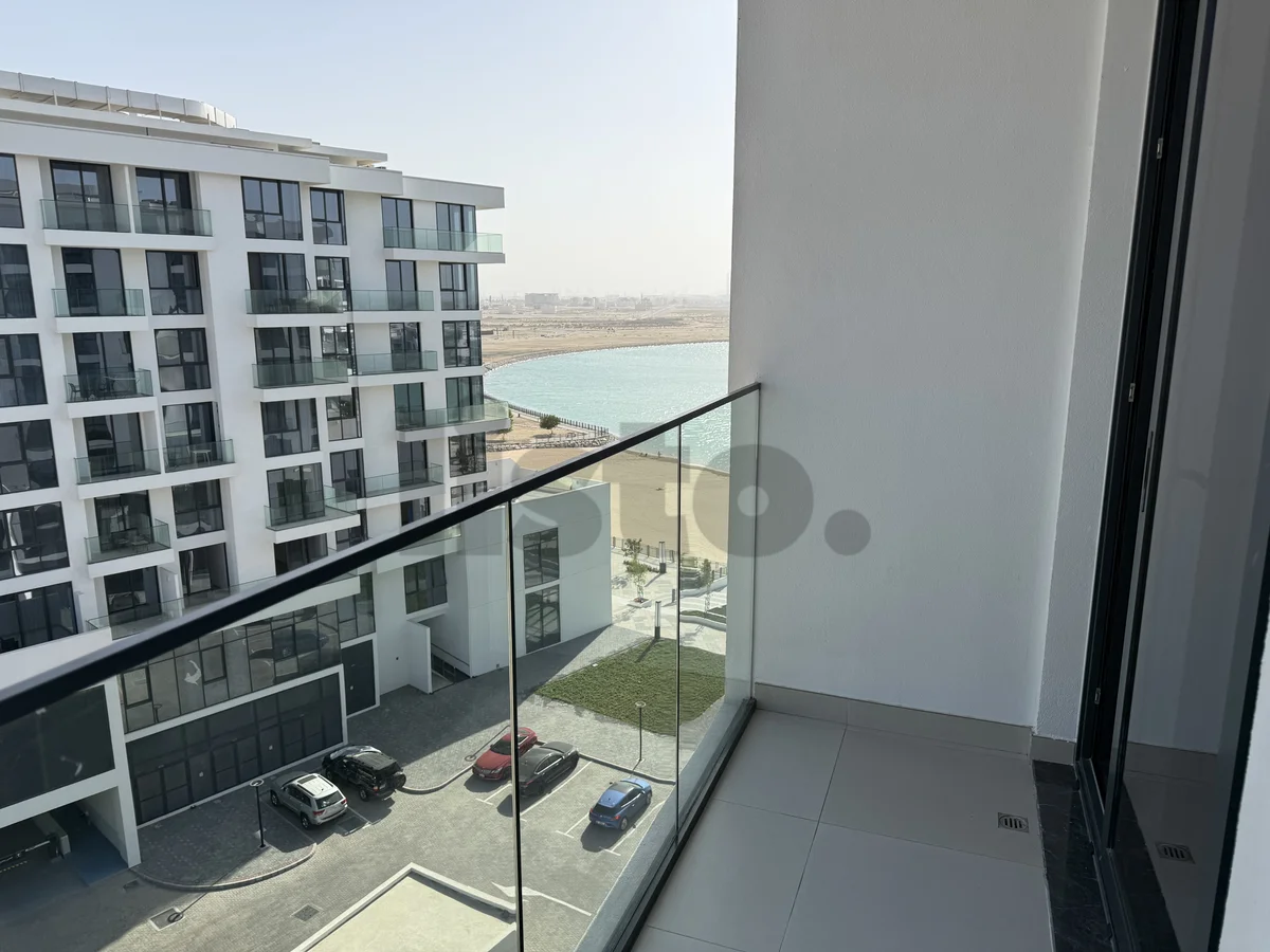 Modern Studio | Bright Layout | Prime Location