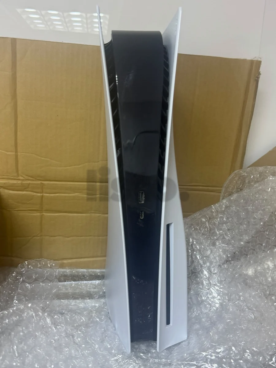 PS5 fat disc fw 12.70 . Grade A. 825GB . With original controller