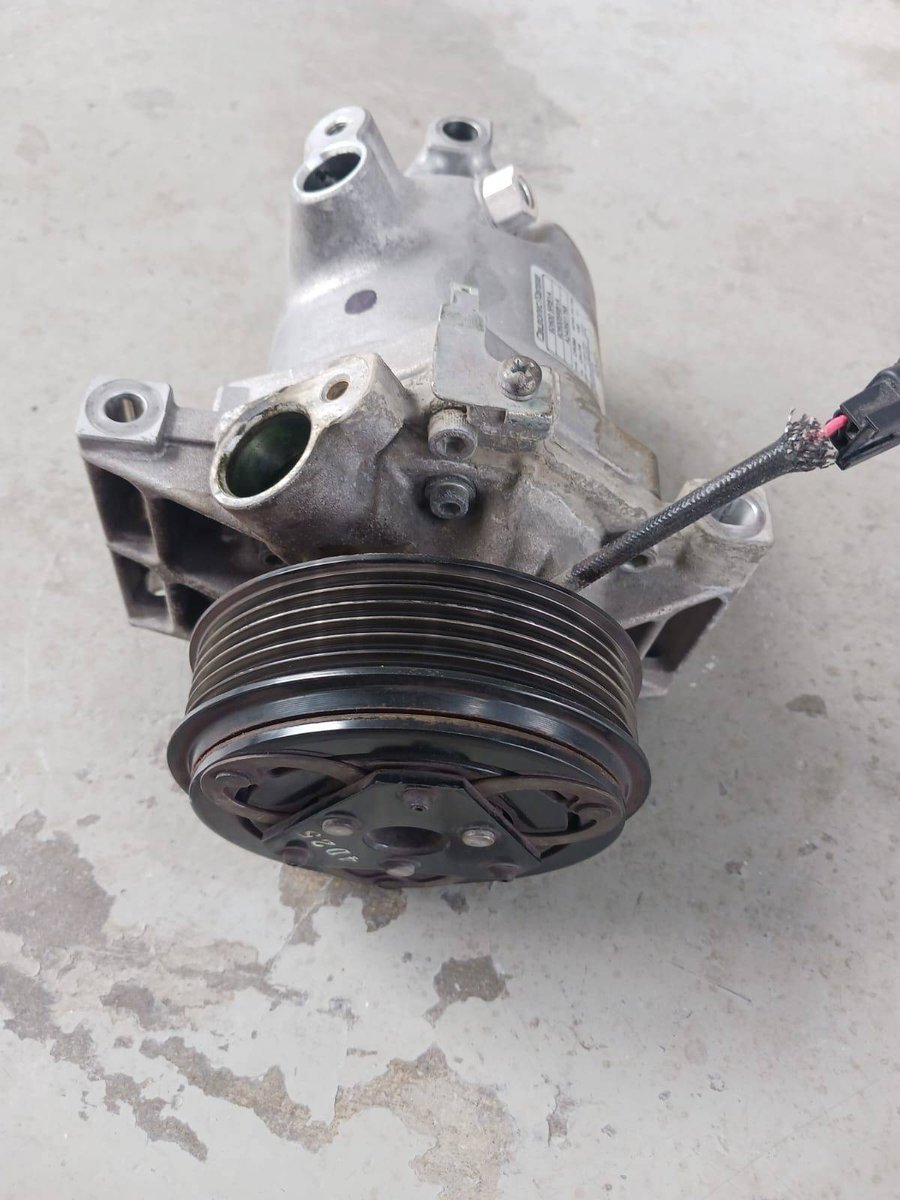 Used Car AC Compressor for Sale - Good Condition