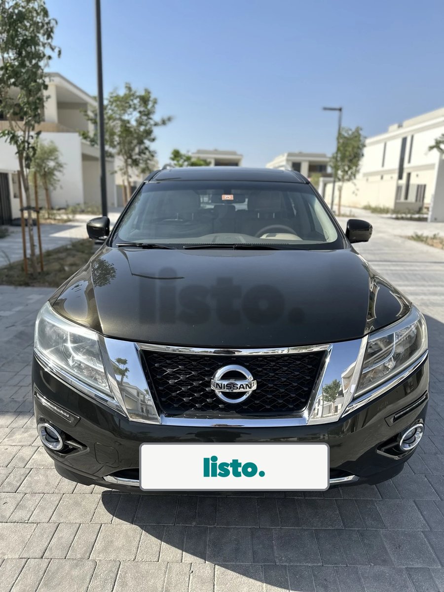 Nissan Pathfinder top range SL 2015 GCC- Low mileage - service History