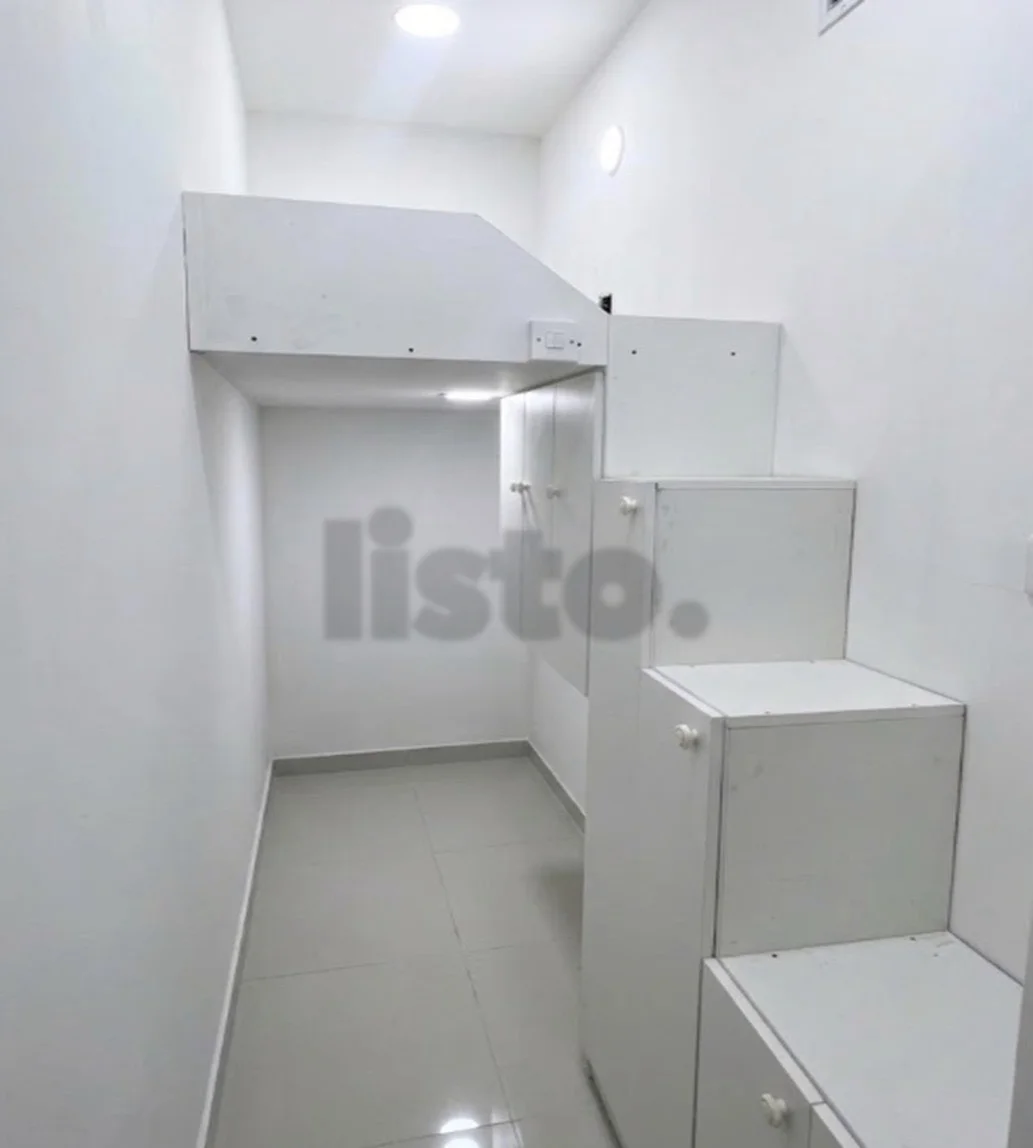 Room with partition