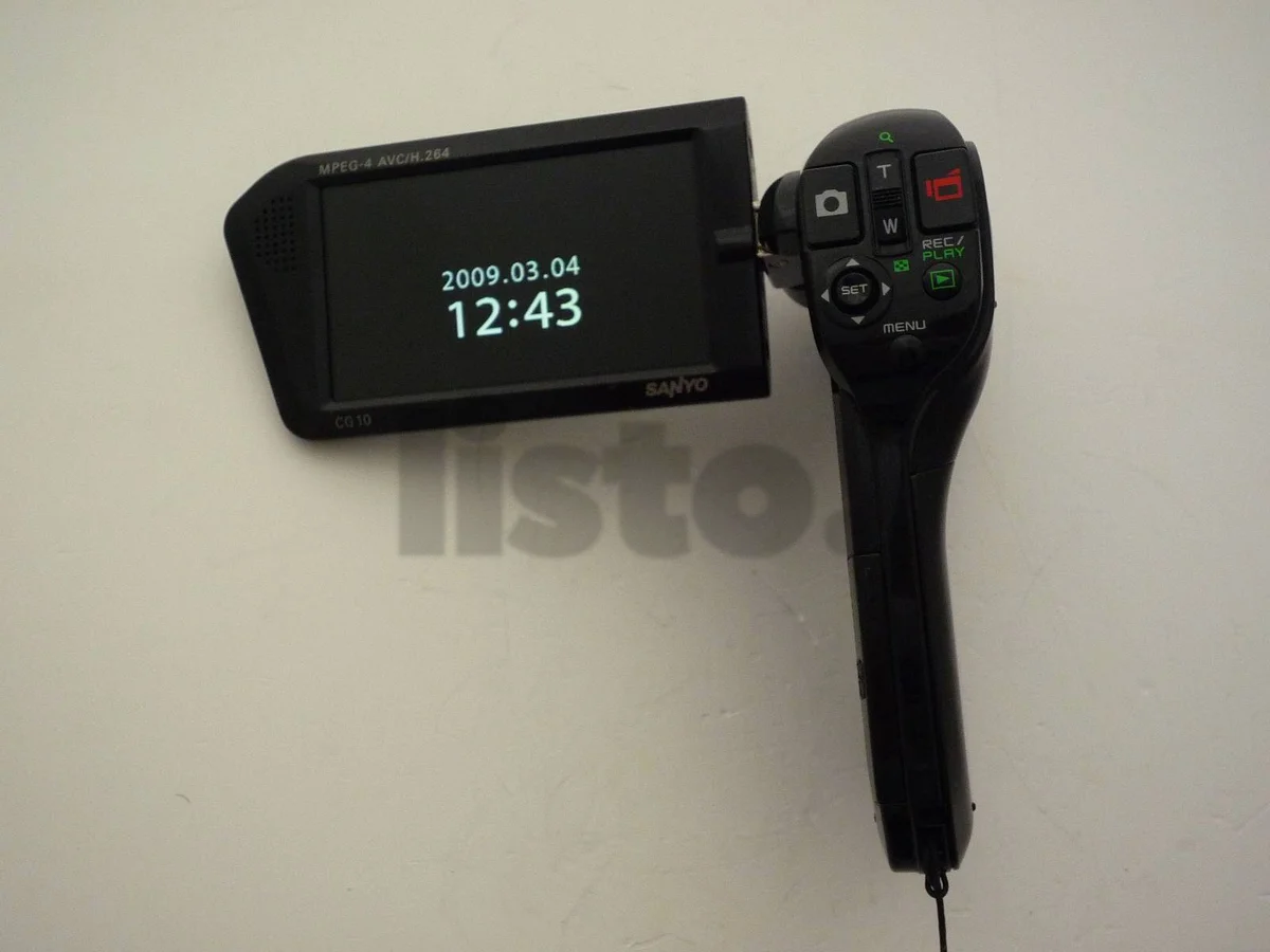 Sanyo Xacti CG10 HD vlogging camcorder - Ready to Use