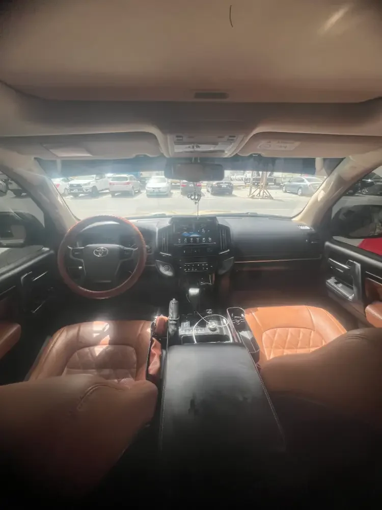 Land Cruiser V6 Gulf 2014 converted 2021