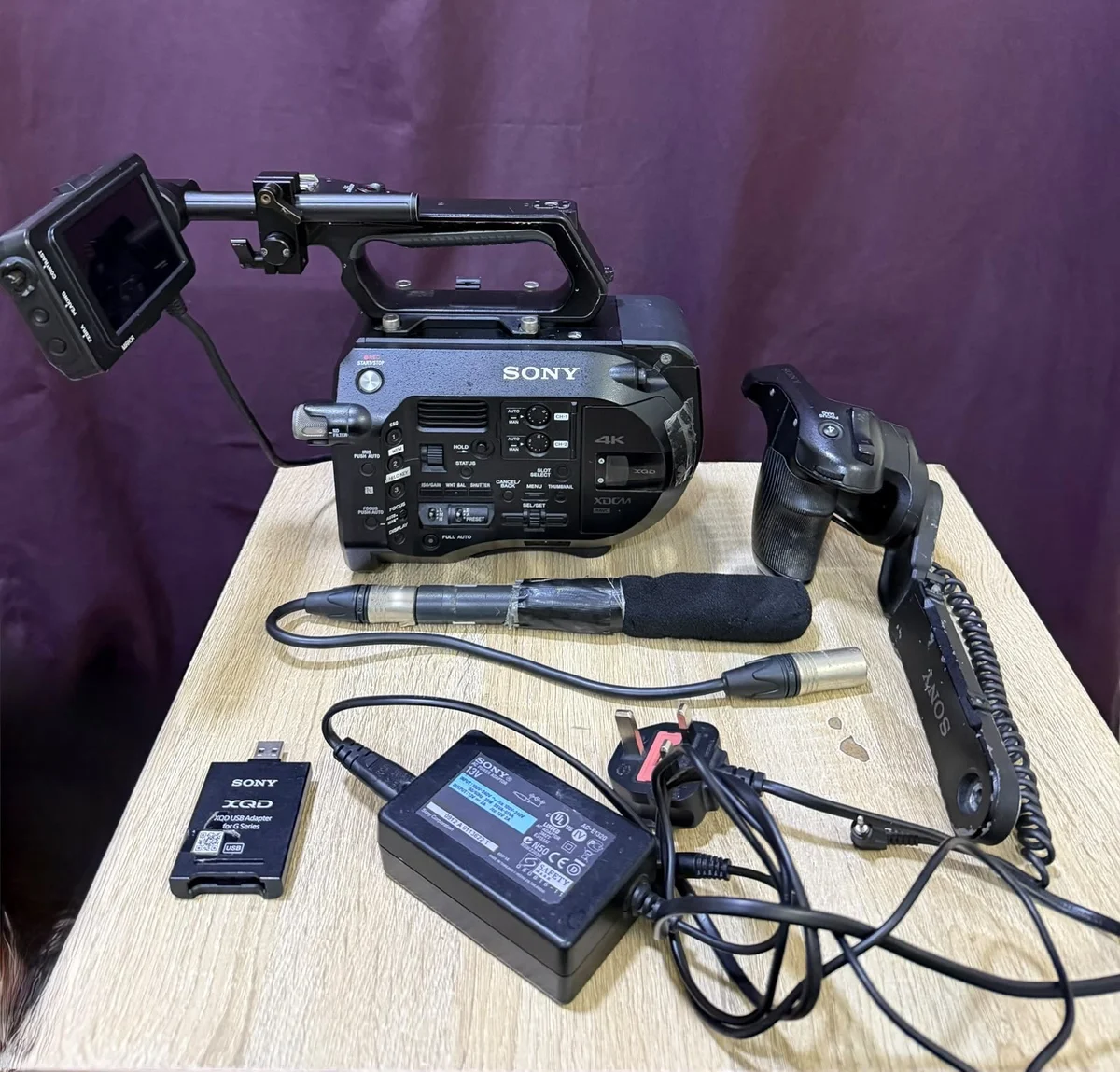 Sony PXW-FS7 II 4K Cinema Camera Kit - Professional Video Camcorder