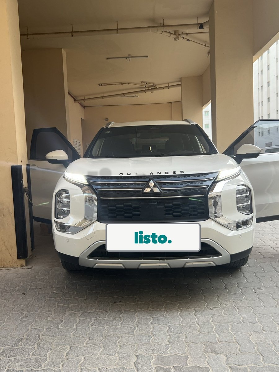 Mitsubishi Outlander SUV for Sale - LEAVING UAE