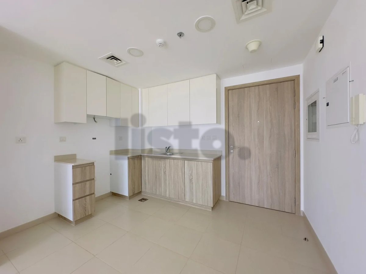 Semi Furnished | High Floor | Community View