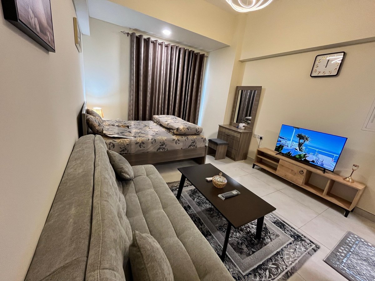Stadio for rent in albarsha 