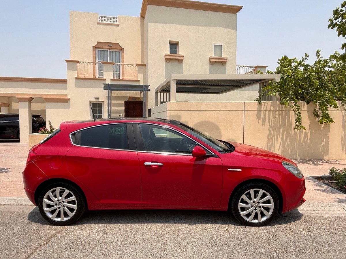 Alfa Romeo Giulietta - Striking Red Hatchback - Excellent Condition