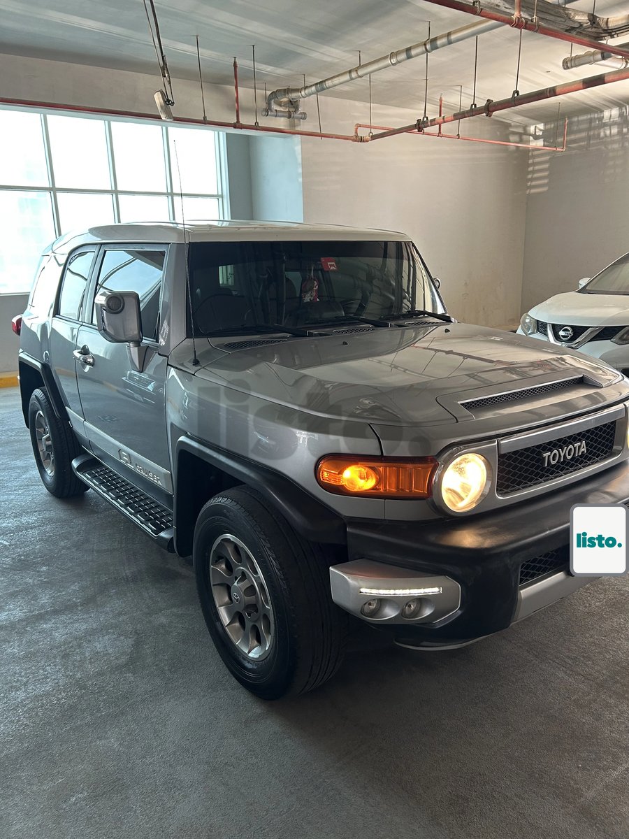 Toyota FJ Cruiser - Excellent condition - Ready for off-road