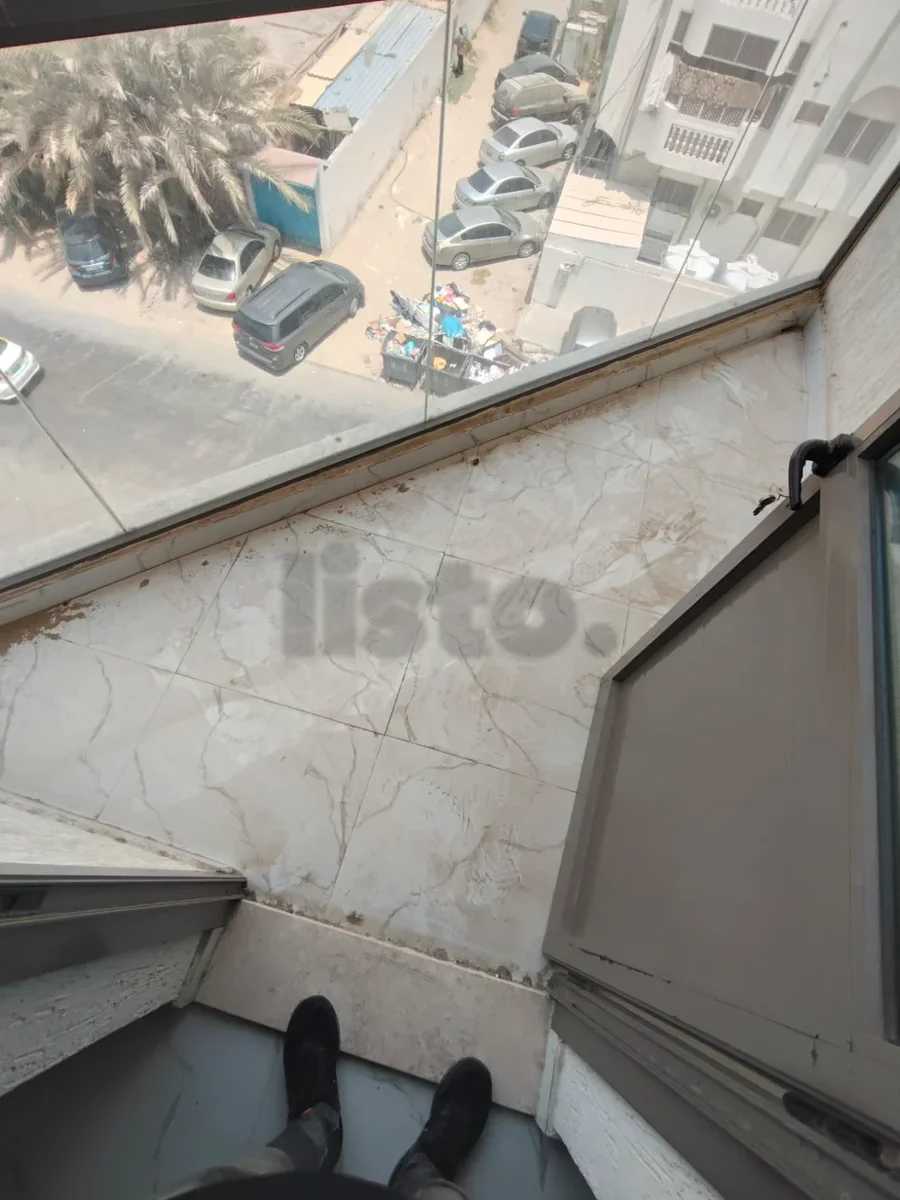 Central Ac| Balcony| Family building