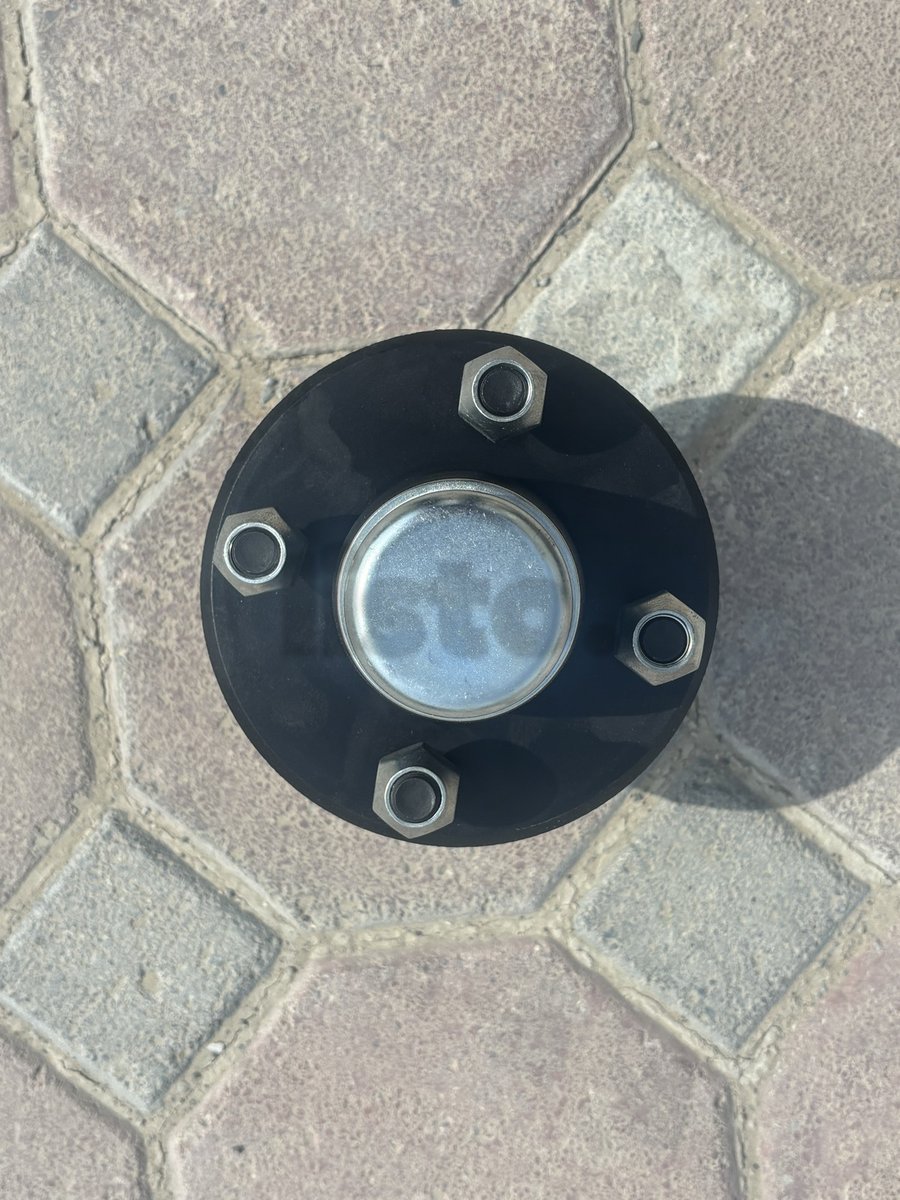Trailer 4 bolts hub