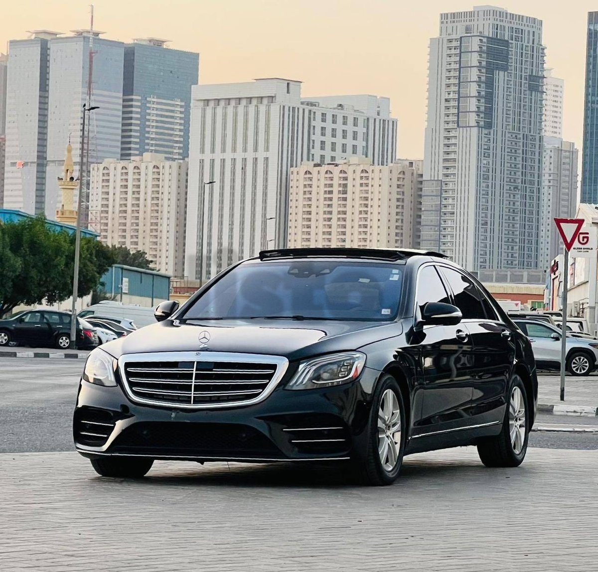 Mercedes-Benz S-Class Sedan - Executive Luxury, Pristine Condition