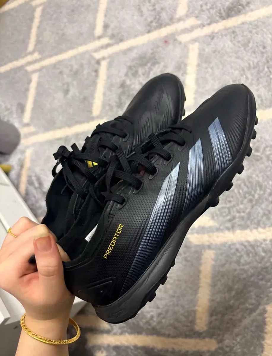 Black adidas predator football shoes original