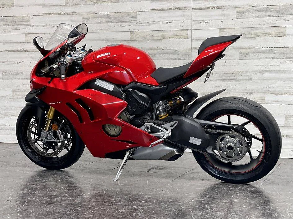 2021 Ducati panigal v4S (+447507647630)