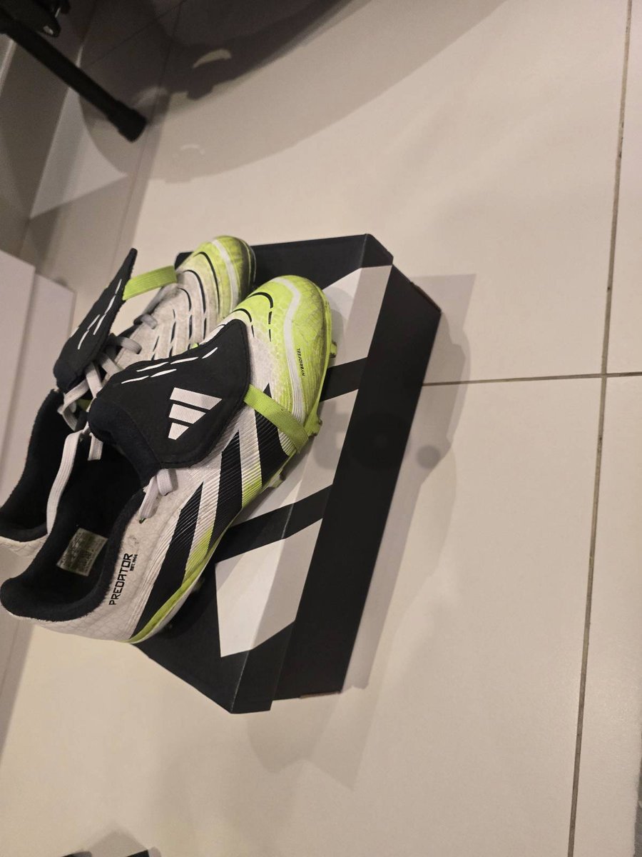 Kids predator shoes