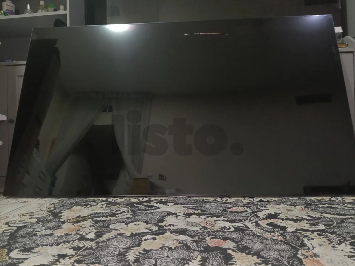 Samsung OLED 77inch TV screen broken