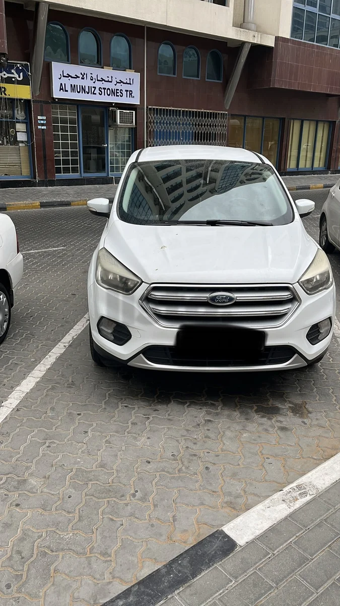🚗 Ford Escape SE 2018 SUV well maintained lady driven – FOR SALE