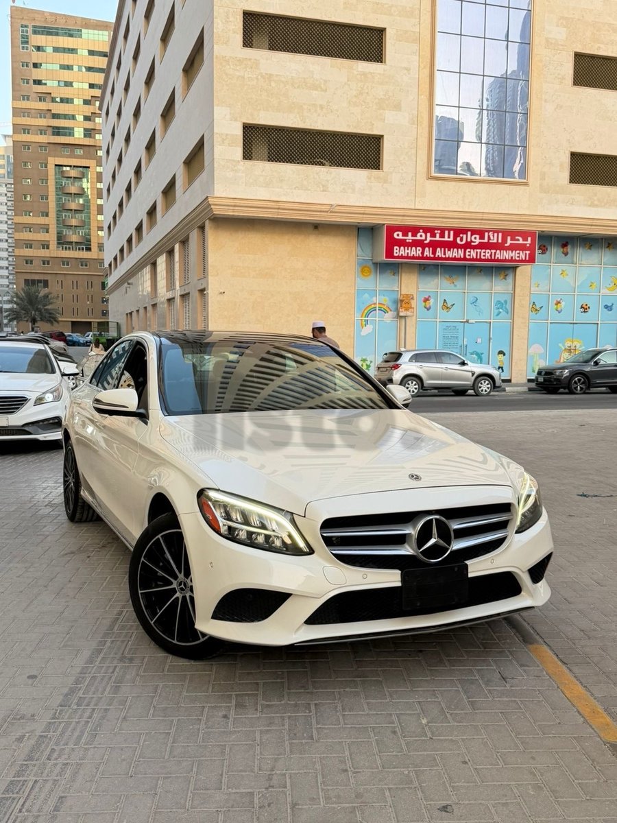 Mercedes-Benz C300 Full Option in excellent condition VERY CLEAN