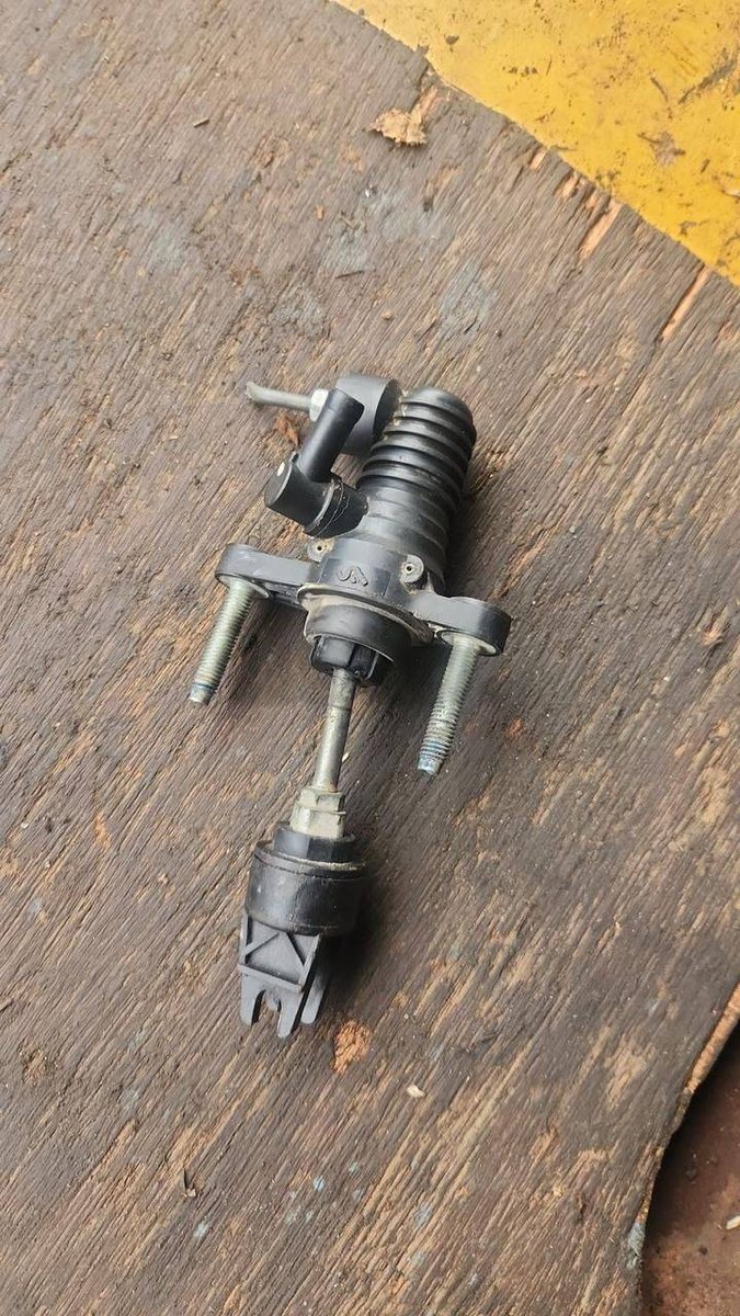 Car Clutch Slave Cylinder - Manual Transmission Part