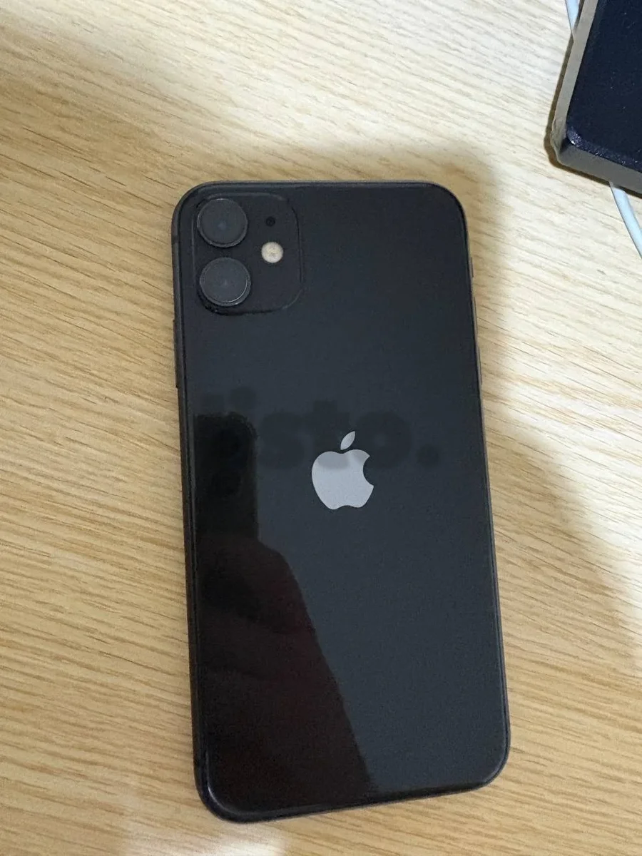 iPhone 11 64GB Black – Wi-Fi Only – 70% Battery