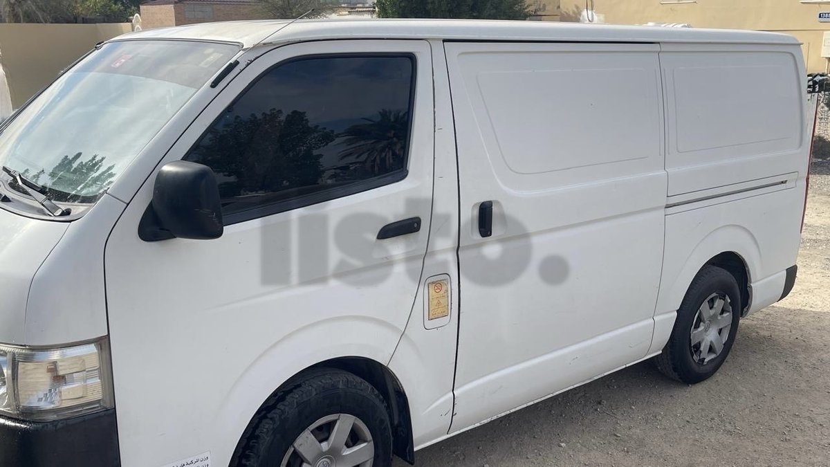 Toyota hiace bus 2016