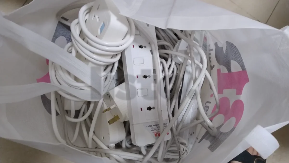 Bundle of electrical outlet hubs, sell in bulk and one at a time
