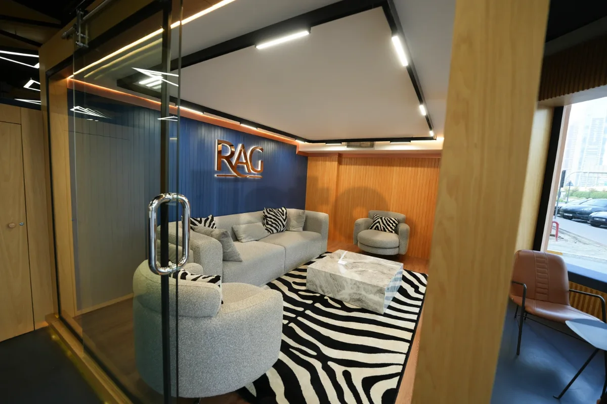 GET A SMART OFFICE WITH AN EXPERIENCE!