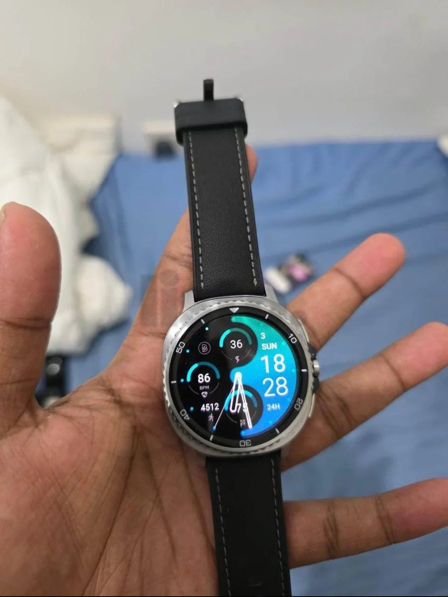 Stylish Smartwatch with Fitness Tracker | Excellent Condition