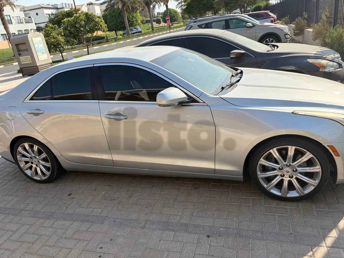 Cadillac Sedan for Sale - Excellent Condition & Smooth Drive