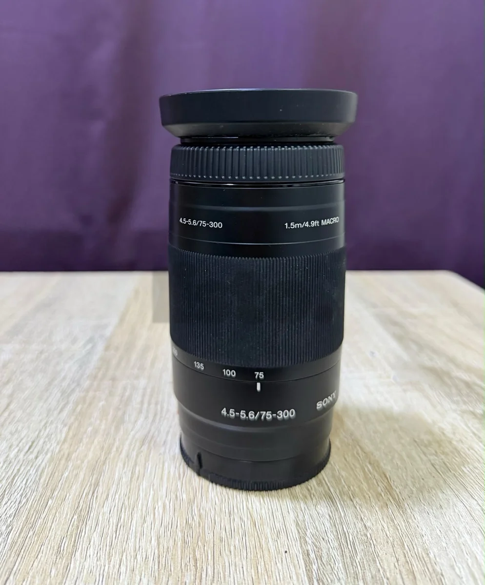 Sony 75-300mm f/4.5-5.6 Macro Zoom Camera Lens