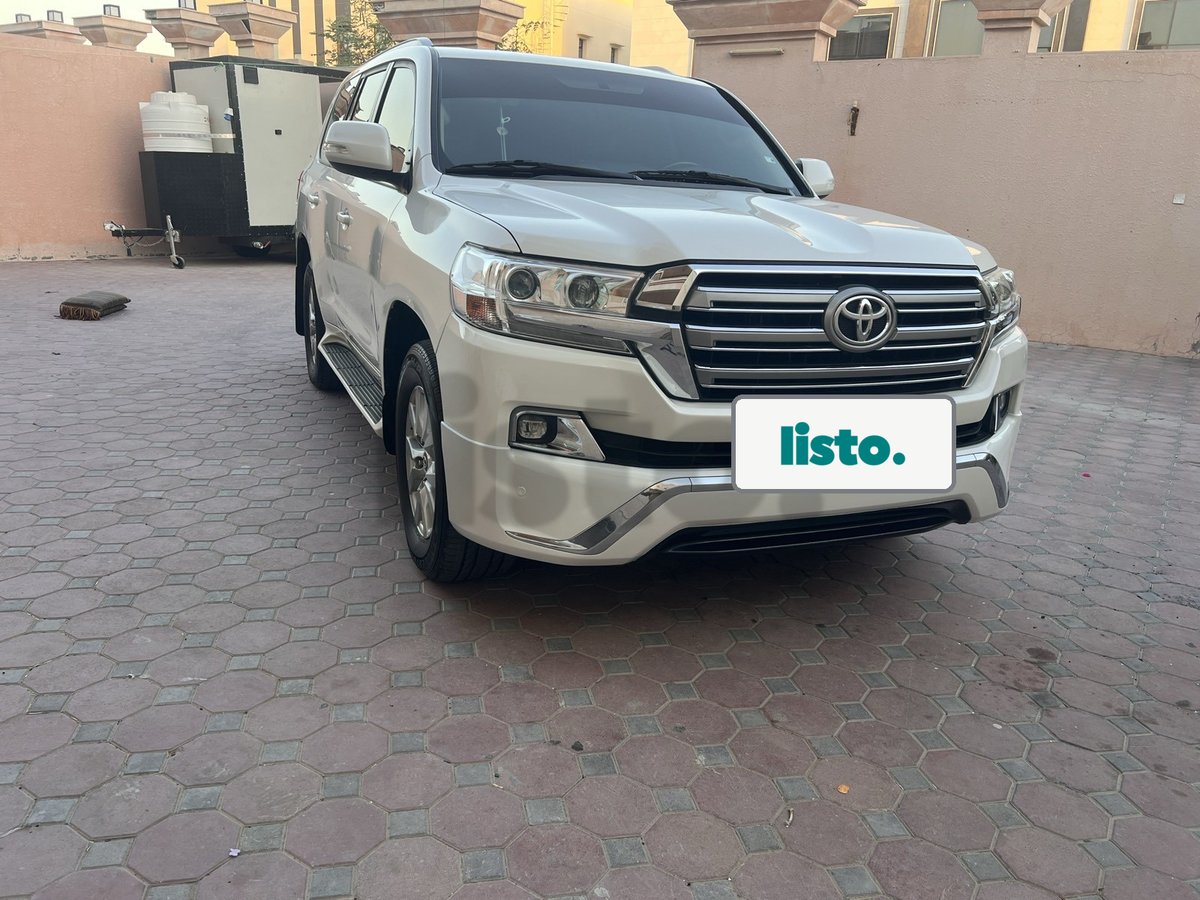Toyota Land Cruiser 200 Series for Sale - Excellent Condition in UAE