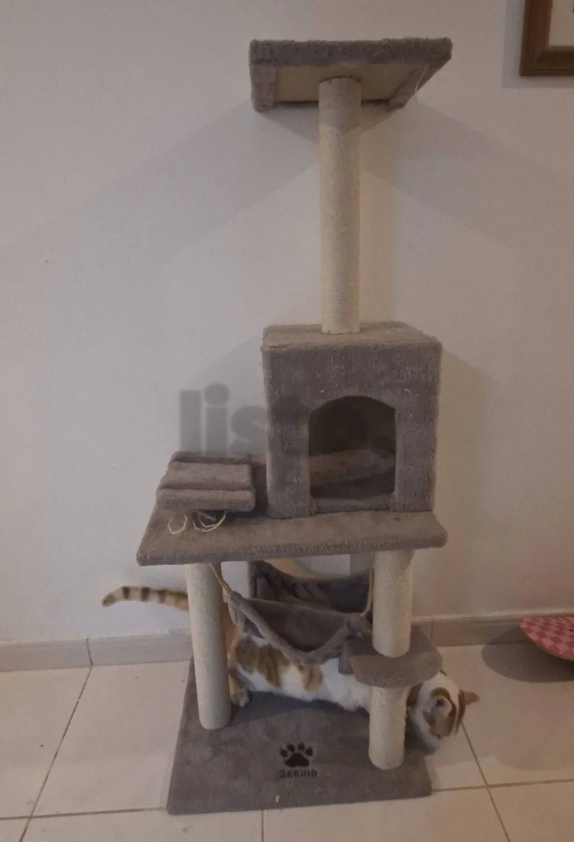 Cat tree