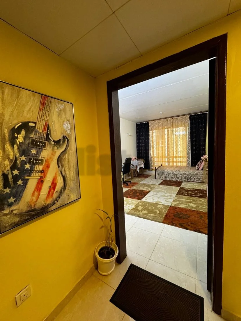 Cozy Furnished Master Room Attach washroom - Excellent Location